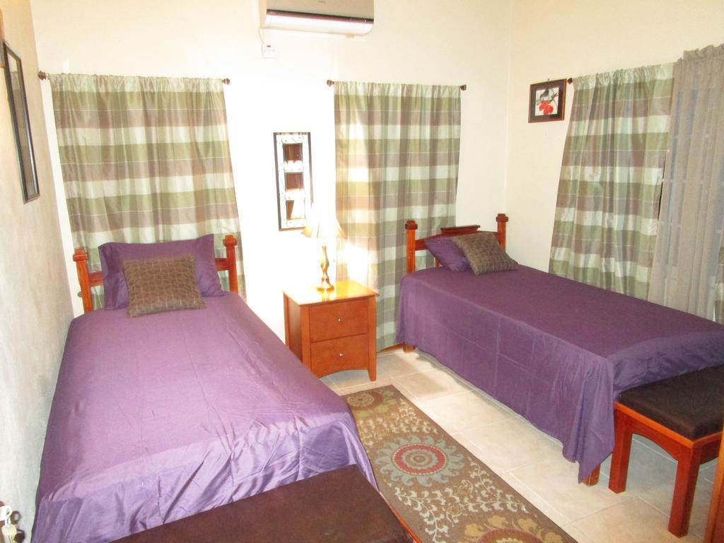The Residence Portmore Apartments ภายนอก รูปภาพ