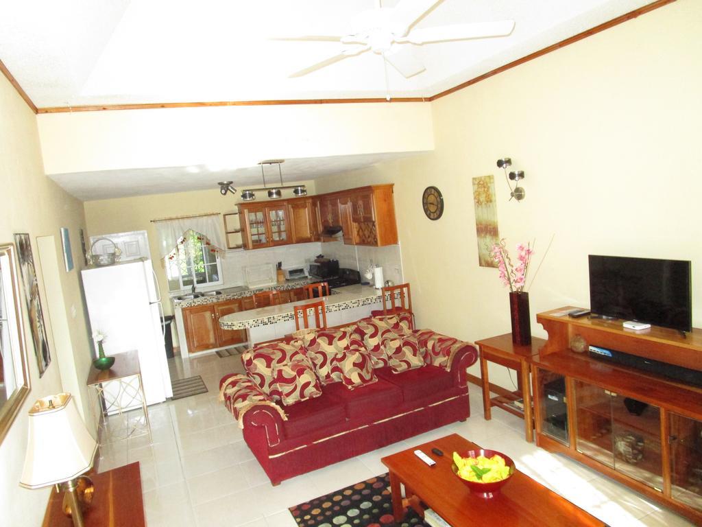 The Residence Portmore Apartments ภายนอก รูปภาพ