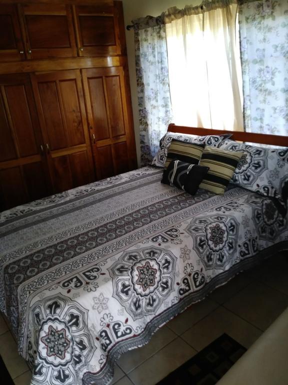 The Residence Portmore Apartments ภายนอก รูปภาพ