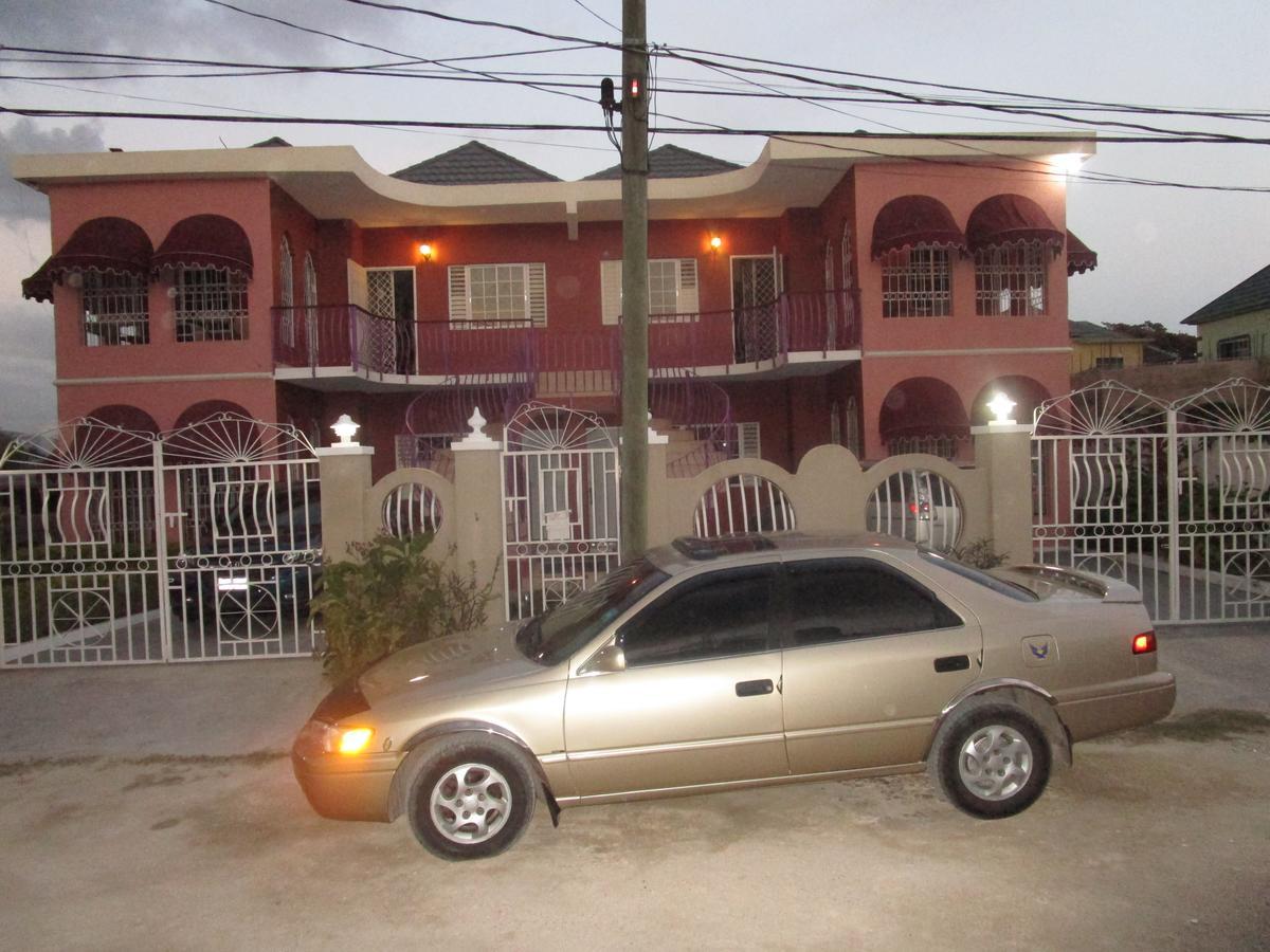 The Residence Portmore Apartments ภายนอก รูปภาพ
